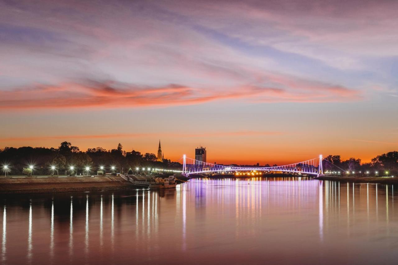 Hotel Bells Osijek Exterior foto